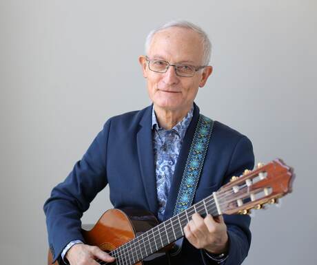 Werner Hebeisen with guitar